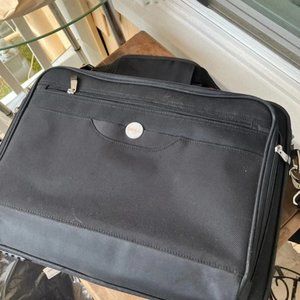 Dell 17" Laptop Black Messenger Bag